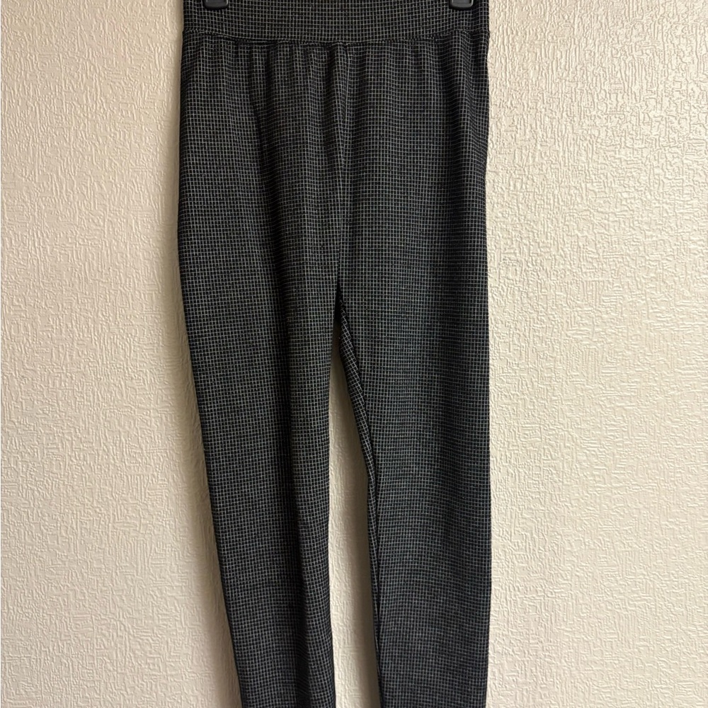 Aeropostale Black and White Grid Pattern Pants